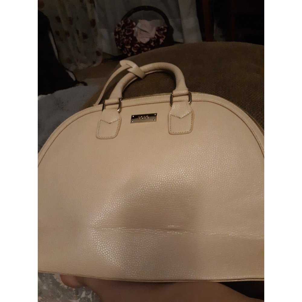 BCBG PARIS CREAM LARGE FAUX PEBBLE LTHR HANDBAG